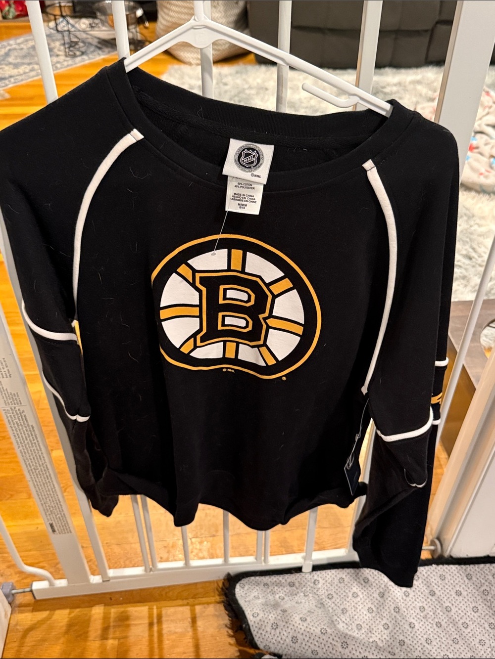 NHL Boston Bruins pullover size M **NWT**